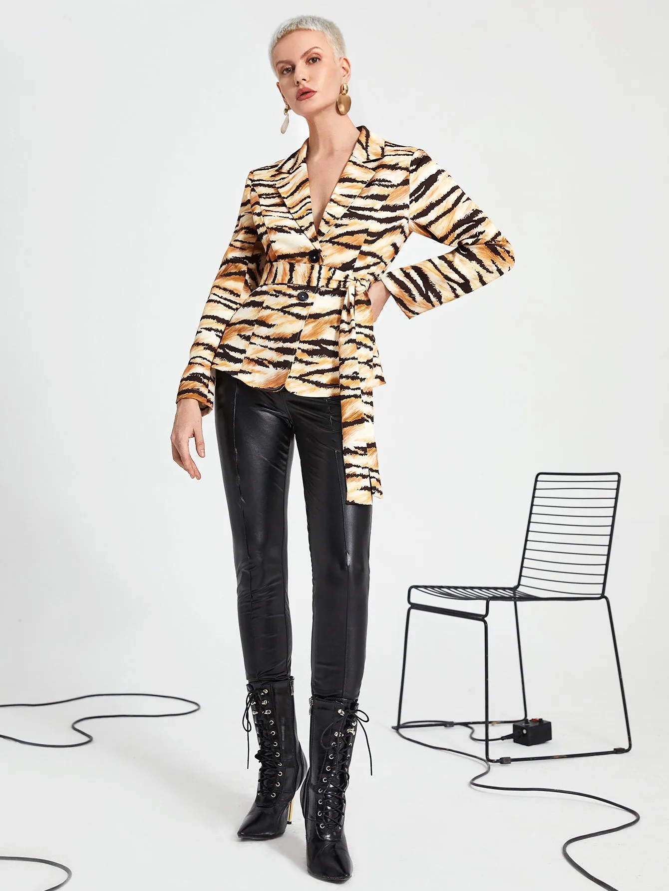 Elegant All Over Print Button Front Long Sleeve Lapel Regular Women Coat