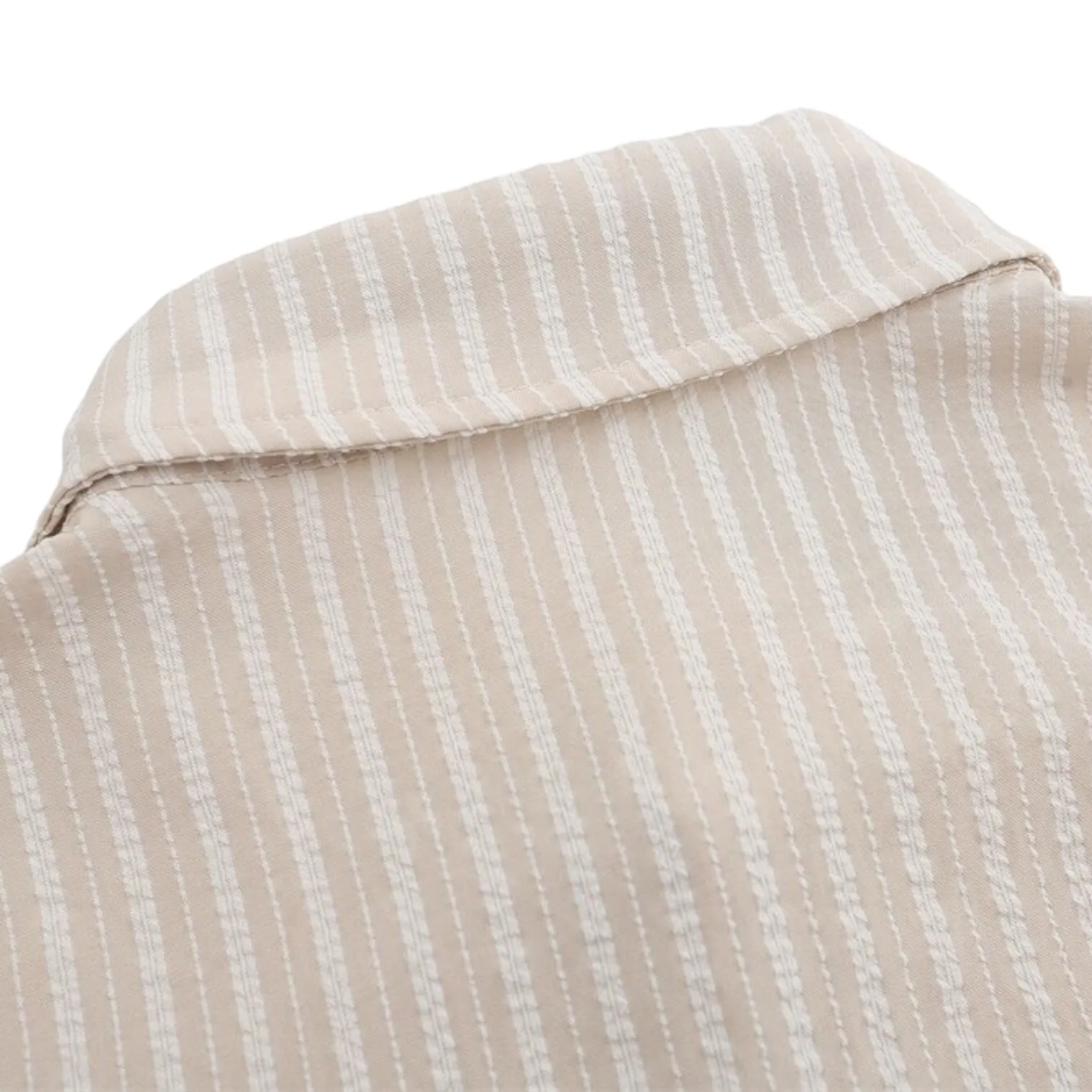 Light weight seersucker stripe soft shirt with pin