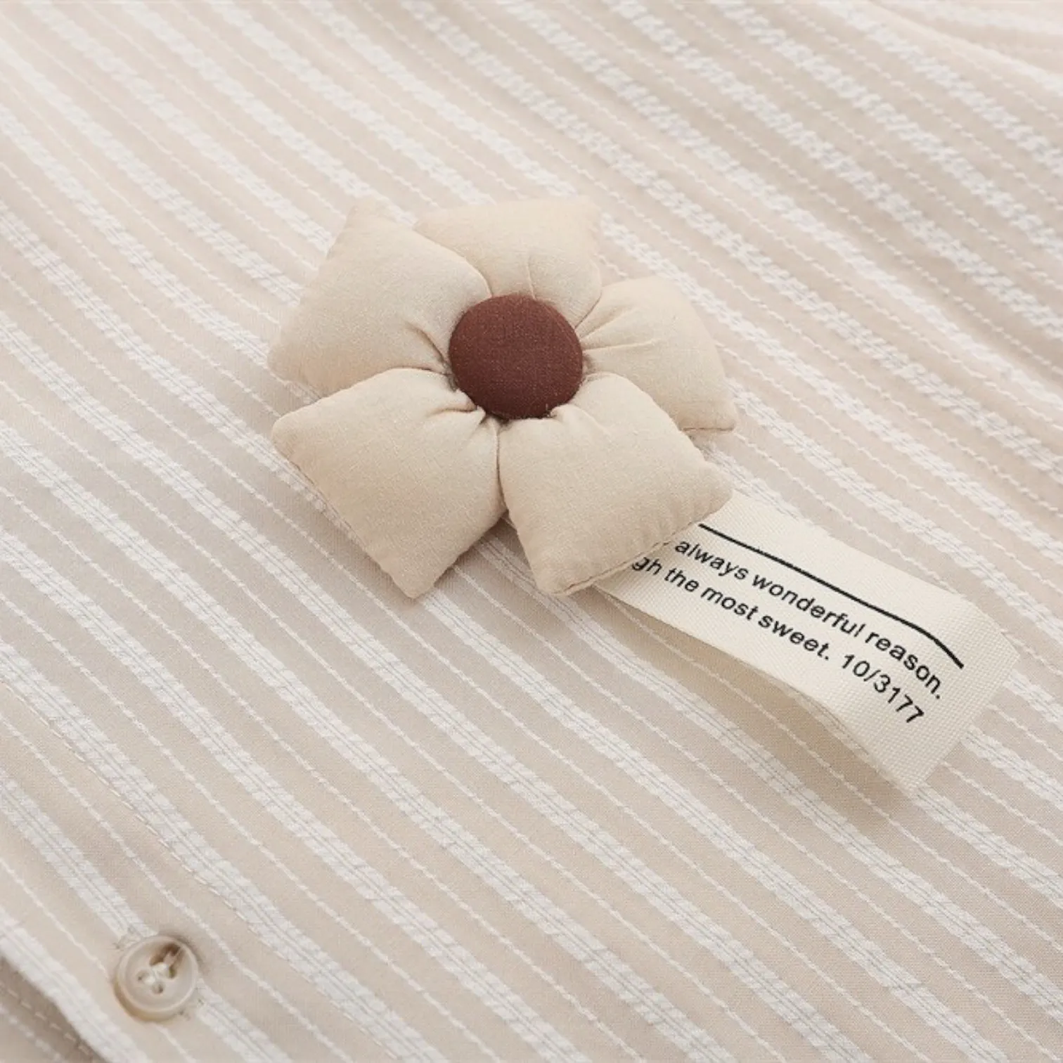 Light weight seersucker stripe soft shirt with pin